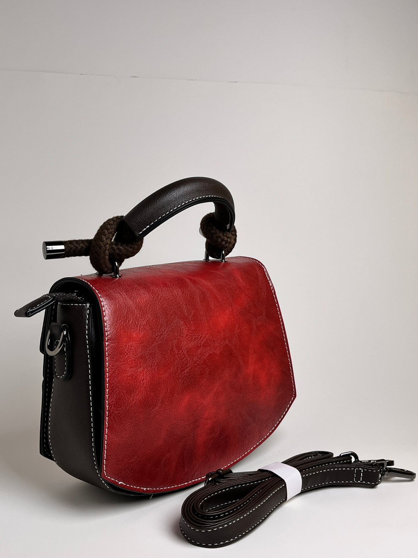 Elegant Red Floral Embroidered Handbag – Vintage Chic Shoulder & Crossbody
